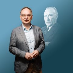 Fried Kolumne: Konrad Adenauer im Hintergrund