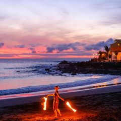 Hippie-Kultur am Meer: Feuerpoi am Strand von Valle Gran Rey