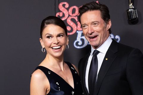 Sutton Forster und Hugh Jackman sind sich sicher miteinander.