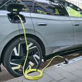 Ein Ladebordstein für E-Autos von Rheinmetall