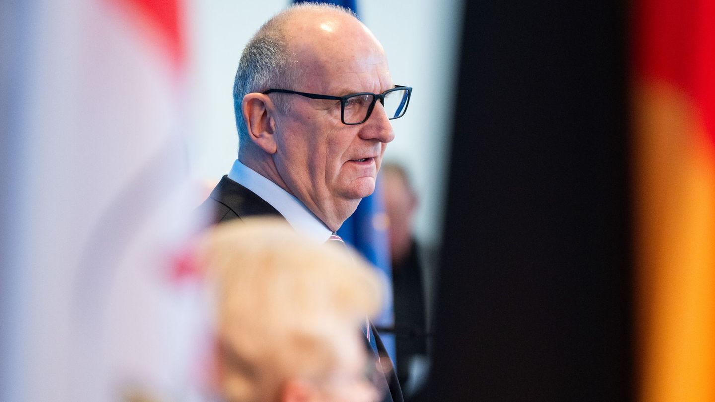 Brandenburgs Ministerpräsident Dietmar Woidke (SPD) hat heute das Ende der Koalition mit dem BSW erklärt. Foto: Christophe Gatea