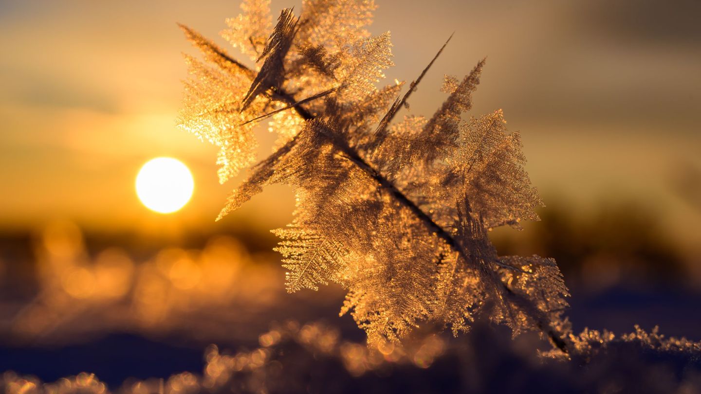 Die Polizei warnt davor, sich von der Winteridylle trügen zu lassen. Foto: Patrick Pleul/dpa