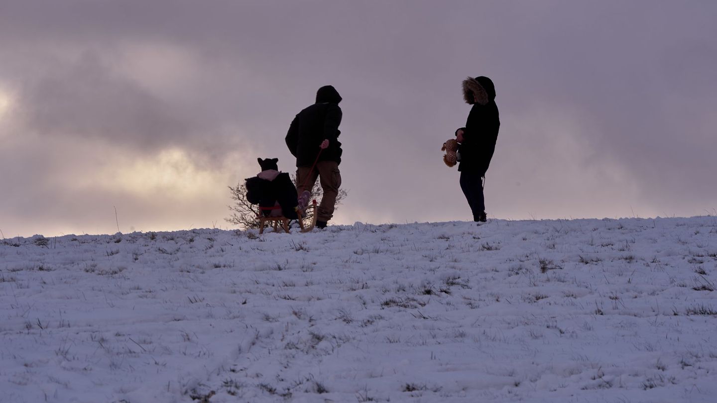 Viele Familien haben das winterliche Wetter am Wochenende für Ausflüge genutzt. Foto: Thomas Frey/dpa
