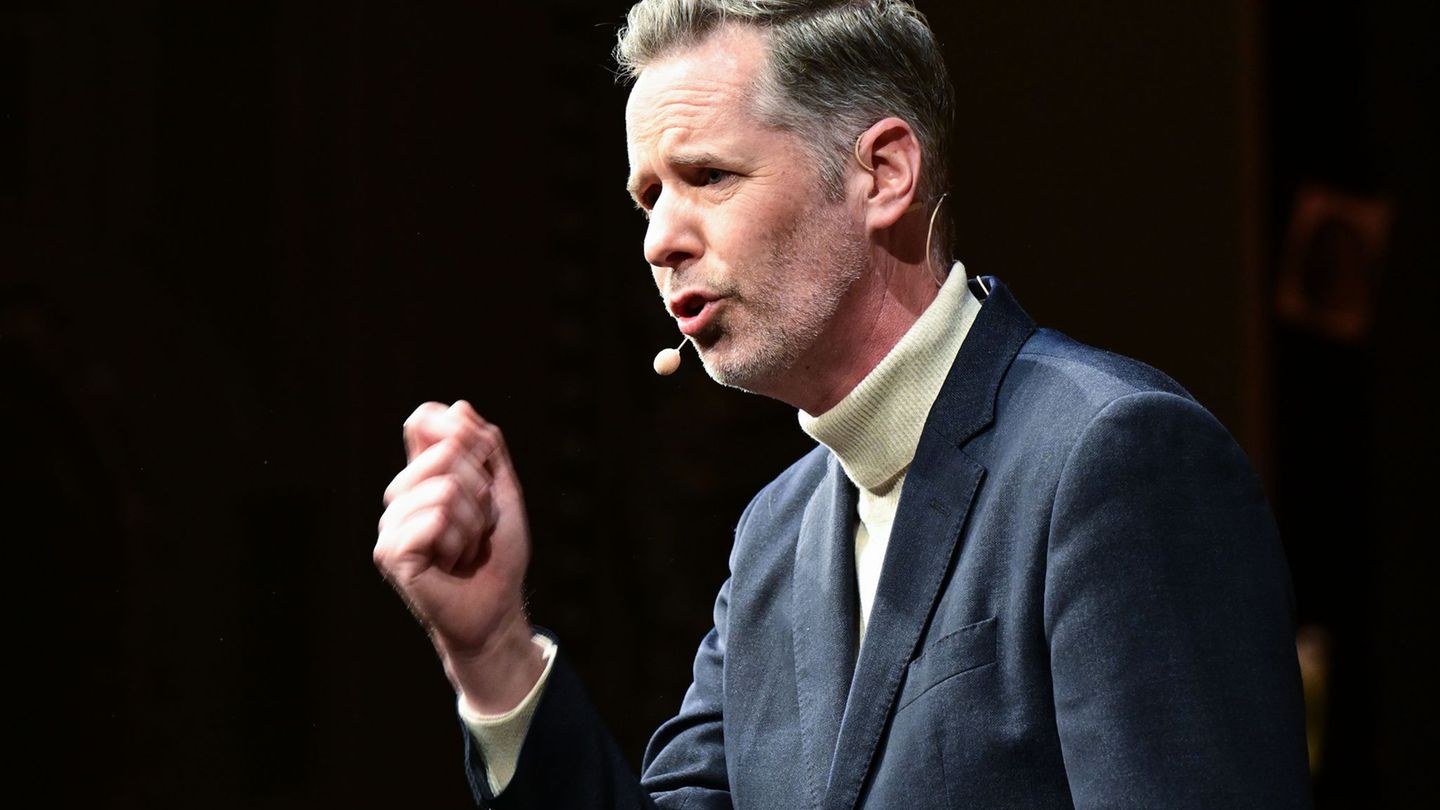 FDP-Chef Dürr ruft in Stuttgart den Neuanfang für die FDP aus. Foto: Bernd Weißbrod/dpa