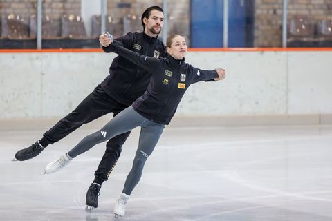 Minerva Hase (r) und Nikita Volodin zählen bei den Olympischen Spielen in Italien zu den Medaillenkandidaten. Foto: Andreas Gora