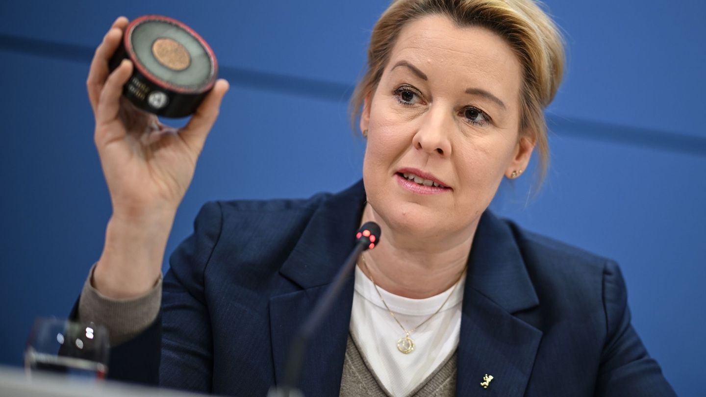 Ein Starkstromkabel hat einen komplizierten Aufbau und kann nicht ohne weiteres repariert werden. Foto: Britta Pedersen/dpa