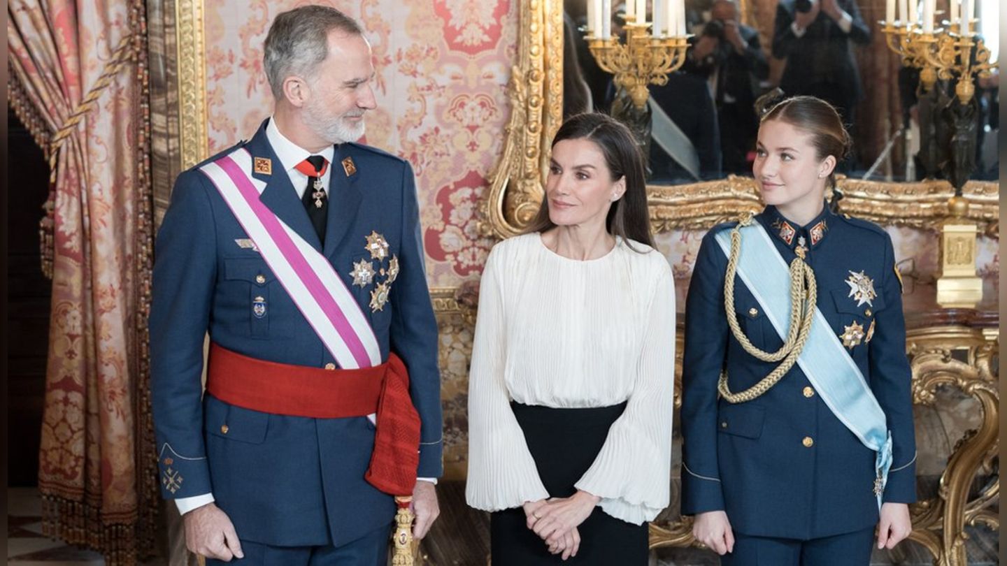 König Felipe, Königin Letizia und Prinzessin Leonor (re.) haben den Dreikönigstag begangen.