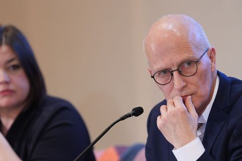 Der rot-grüne Senat sieht sich bei der Reduktion der CO2-Emissionen auf gutem Weg. Foto: Marcus Brandt/dpa