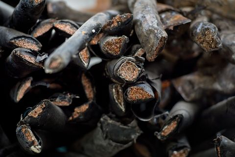 Auf Kupferkabel hatten es die Täter bei Möhnsen abgesehen (Archivbild). Foto: Daniel Naupold/dpa