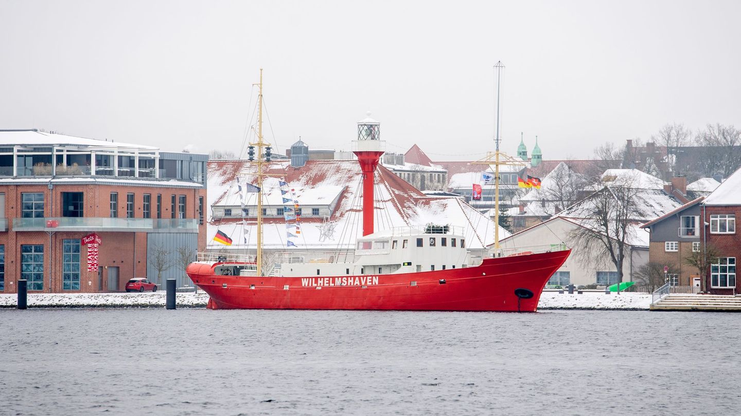 Für Freitag erwarten Meteorologen auch an der Küste weiteren Schneefall. Foto: Hauke-Christian Dittrich/dpa