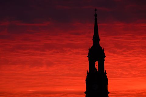 Die Dreikönigskirche wurde zum Schauplatz für eine Aktion der Bewegung "Kirche von unten". (Archivbild) Foto: Robert Michael/dpa