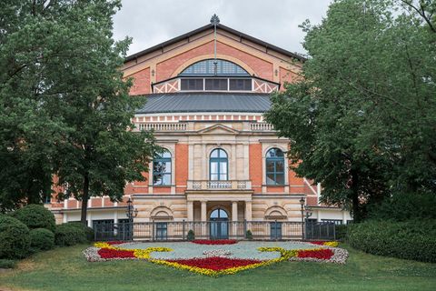 Die "New York Times" empfiehlt für 2026 einen Besuch in Bayreuth. (Archivbild) Foto: Daniel Vogl/dpa