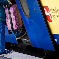 Etwa drei von vier Niedersachsen kommen binnen fünf Minuten zu Fuß zu einer ÖPNV-Haltestelle. (Symbolbild) Foto: Moritz Frankenb