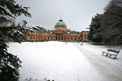 Auch die nächsten Tage bleibt es winterlich in Hessen. Foto: Michael Brandt/dpa