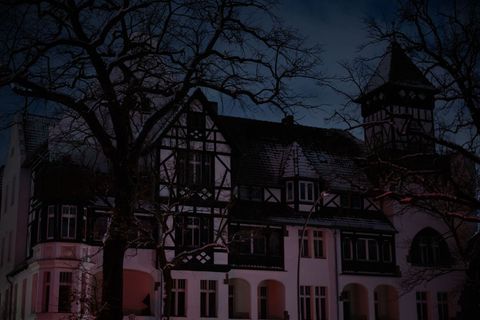 Noch immer haben Tausende Haushalte in Berlin keinen Strom. Foto: Christophe Gateau/dpa