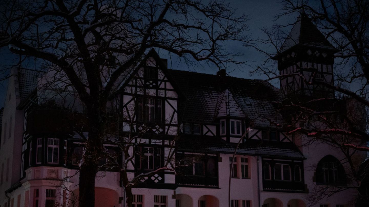 Noch immer haben Tausende Haushalte in Berlin keinen Strom. Foto: Christophe Gateau/dpa