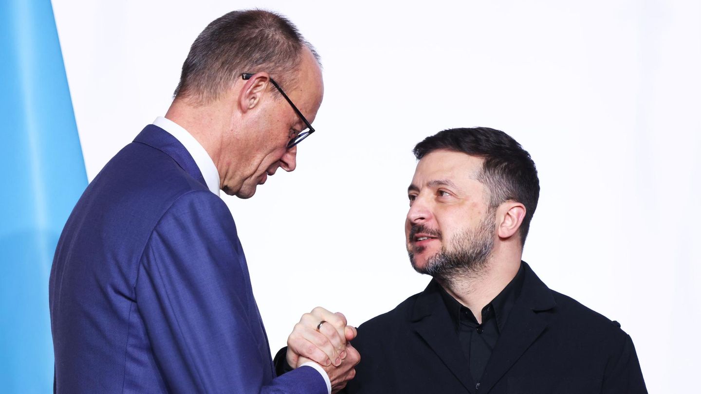 Bundeskanzler Friedrich Merz (l.) und Wolodymyr Selenskyj, Präsident der Ukraine