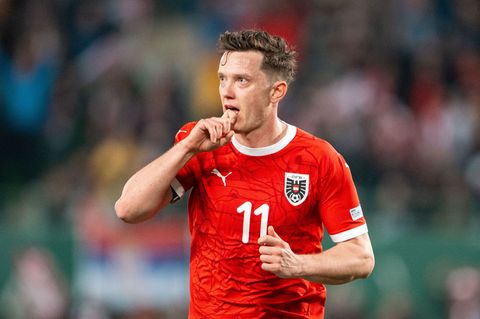 Michael Gregoritsch bringt als Nationalspieler viel Erfahrung mit. (Archivbild) Foto: Georg Hochmuth/APA/dpa