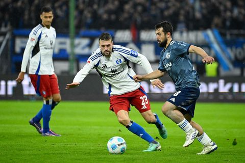 Viereinhalb Jahre für den HSV am Ball und jetzt zurück in Kiel: Jonas Meffert (M) Foto: Gregor Fischer/dpa