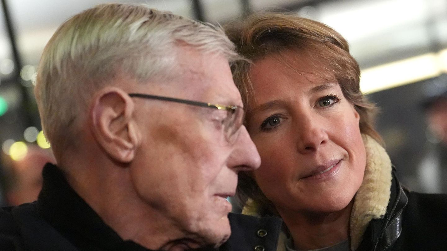 Christina Block mit ihrem Vater Eugen Block während eines Neujahrsempfangs im familieneigenen Hotel Grand Elysée