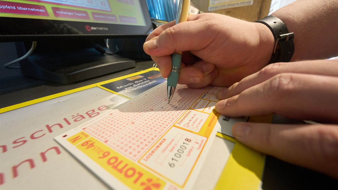 Sieben Menschen haben 2025 im Land eine Million Euro oder mehr im Lotto gewonnen. (Symbolbild) Foto: Thomas Frey/dpa