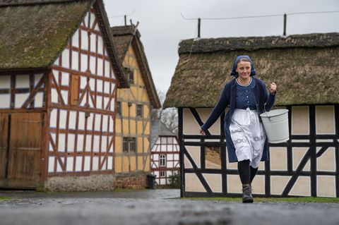 Schulausflug beispielsweise ins Freilichtmuseum? Der Hessenpark in Neu-Anspach im Hochtaunuskreis mit vielen historischen Häuser