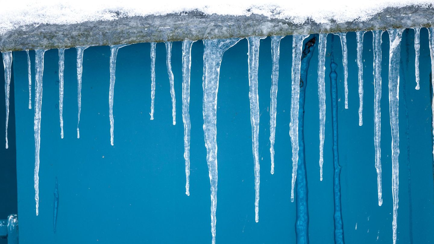 Nach der frostigen Nacht soll es in Hessen am Nachmittag schneien. (Symbolbild) Foto: Thomas Banneyer/dpa