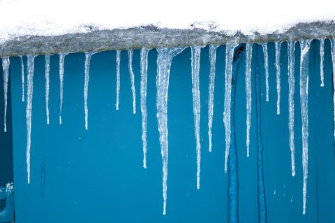 Nach der frostigen Nacht soll es in Hessen am Nachmittag schneien. (Symbolbild) Foto: Thomas Banneyer/dpa