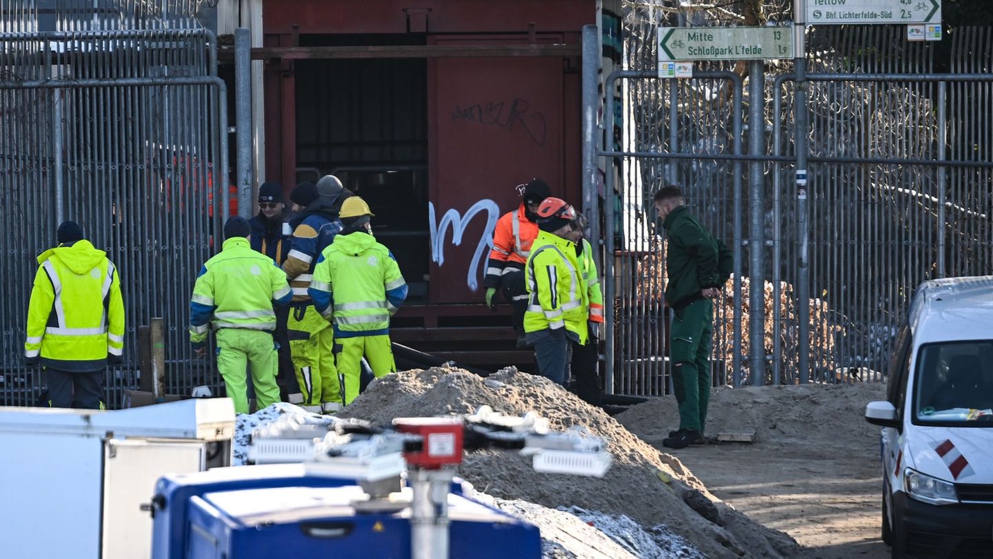 Bauarbeiten am Anschlagsort. Foto: Britta Pedersen/dpa
