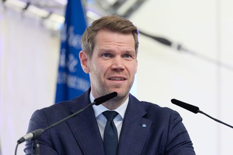 Vorerst allein in der Verantwortung: HSV-Finanzvorstand Eric Huwer (Archivbild) Foto: Georg Wendt/dpa