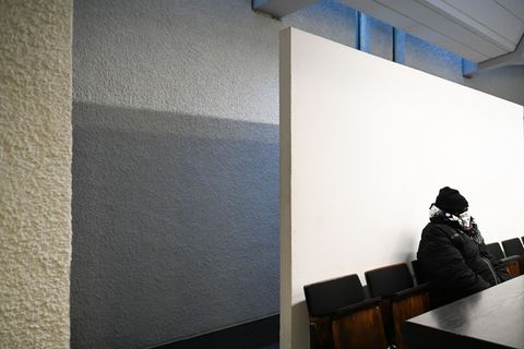 Ein Polizeibeamter soll in die Machenschaften der Mafia verstrickt gewesen sein. Foto: Katharina Kausche/dpa