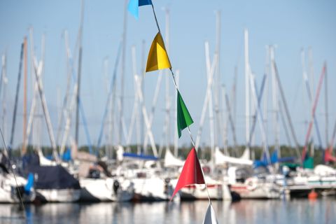 Der Ökolöwe hat Widerspruch gegen Motorboote auf dem Cossi eingelegt. (Archivbild) Foto: Sebastian Willnow/dpa