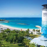 Strandtag im Paradies: NCLs Privatinsel Great Stirrup Cay begeistert mit Karibikflair, kristallklarem Wasser und weitem Horizont.