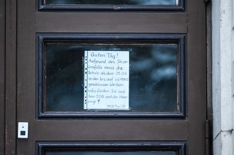 Fällt in der Schule der Strom aus, endet der Unterricht meist sofort: Viele Kinder müssen dann nach Hause geschickt werden. (Arc