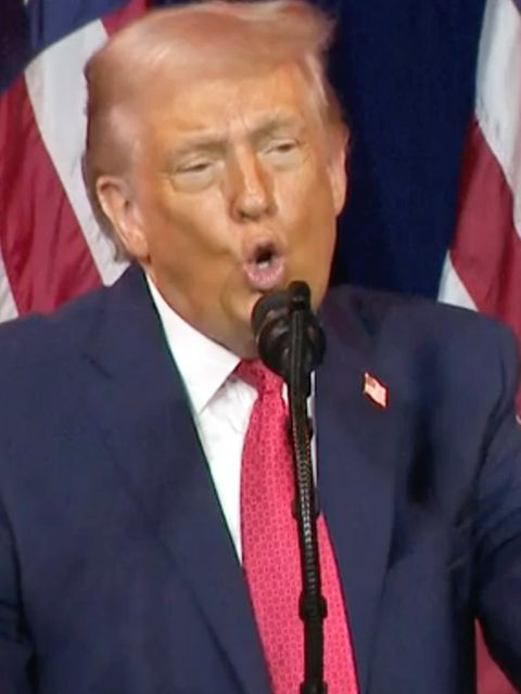 Trump äfft Gespräch mit Macron nach: "Bitte, Donald, ich flehe dich an"