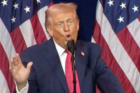 Trump äfft Gespräch mit Macron nach: "Bitte, Donald, ich flehe dich an"