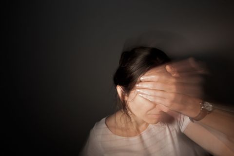 Insgesamt stellten Ärztinnen und Ärzte im Land fast 102.000 Rezepte für Migränemittel aus. (Symbolbild) Foto: Oliver Killig/dpa-