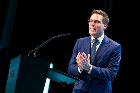 Ist nicht nur seriöser Politiker, sondern auch aktives Mitglied der Narrenzunft Spritzenmuck in seiner Heimat Ehingen: CDU-Lande