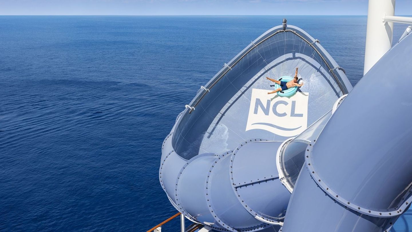 Adrenalin auf See erleben: Die spektakulären Wasserrutschen an Bord der Norwegian Cruise Line-Schiffe sorgen für den Fun-Faktor.