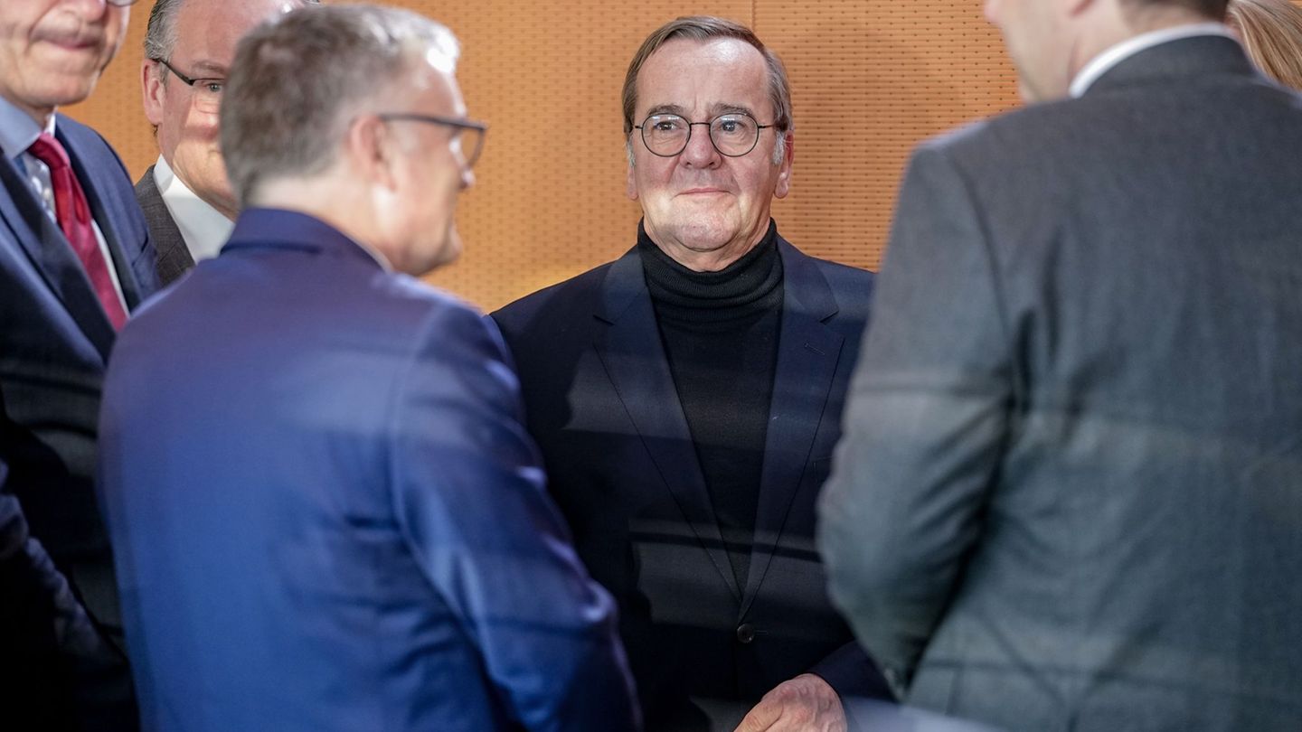 Verteidigungsminister Boris Pistorius (SPD) im Kabinett Foto: Kay Nietfeld/dpa