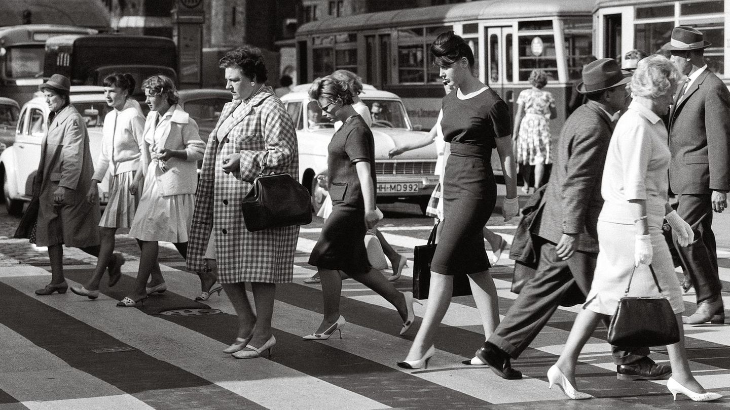 "Eine Stadt in Bewegung": Hamburg zur Wirtschaftswunderzeit, da ist plötzlich ganz schön was los