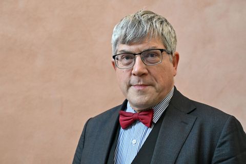 Mehr Menschen richten sich an die evangelische Kirche, um sich zur Wehrpflicht beraten zu lassen. (Archivbild) Foto: Martin Schu