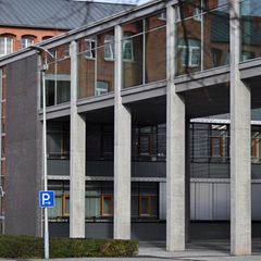 Vier Angeklagte stehen wegen des Todes eines 23-Jährigen im vergangenen Sommer nun vor Gericht in Meiningen. (Symbolfoto) Foto: