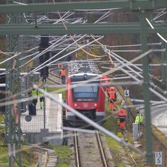 Bei der Elektrifizierung der Schienenstrecken in Rheinland-Pfalz ist noch Luft nach oben (Archivbild) Foto: Thomas Frey/dpa