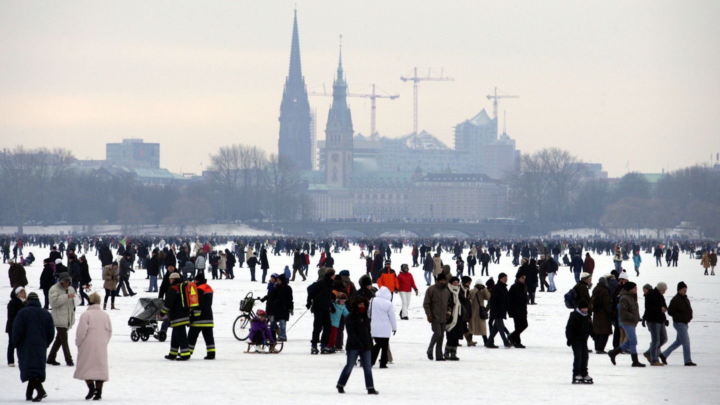 Ähnliche Bilder wie 2012 sind laut Umweltbehörde in diesem Jahr eher unwahrscheinlich. (Archivbild) Foto: picture alliance / dpa