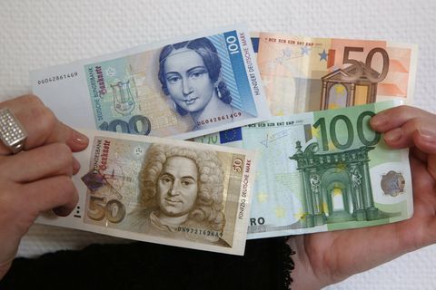 Auch in Berlin und Brandenburg werden nach wie vor jedes Jahr mehrere Millionen D-Mark bei der Bundesbank in Euro umgetauscht. (
