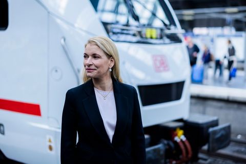 Evelyn Palla ist seit 100 Tagen an der Spitze der Deutschen Bahn. (Archivbild) Foto: Christoph Soeder/dpa