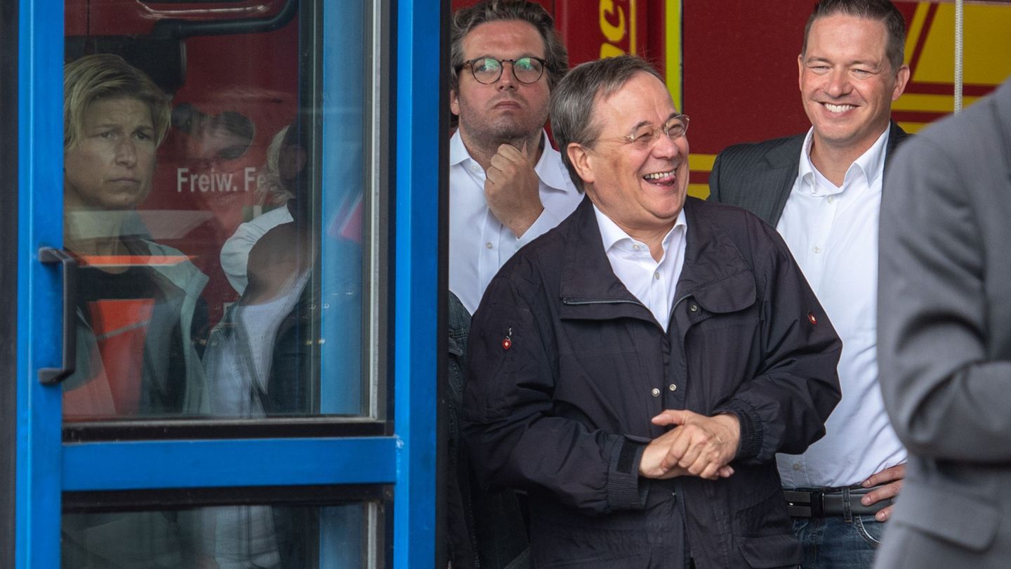 Der Laschet-Moment. Der damalige Unionskanzlerkandidat Armin Laschet (CDU) lachte nach der Ahrtal-Katastrophe bei einem Besuch d