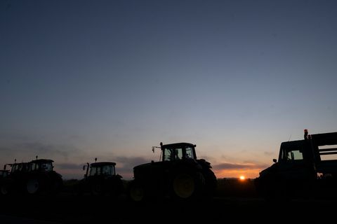 Auch bei Schmölln in Thüringen sowie in Brandenburg und Mecklenburg-Vorpommern haben Landwirte Demonstrationen an Autobahnauffah