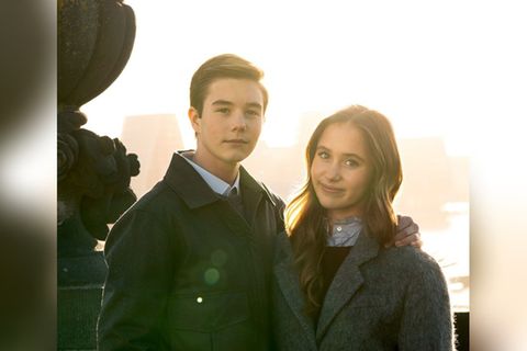 Im Sonnenschein und Arm in Arm: Das dänische Zwillingspaar Prinz Vincent und Prinzessin Josephine ist 15 Jahre alt geworden.